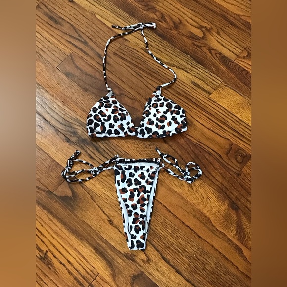 Leopard Cheetah Animal Print 2 Pc Thong String Bikini New 
Size Small 4 - 6 - Picture 11 of 11
